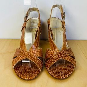 Vtg Italy, Russel & Bromley Croc embossed heels.